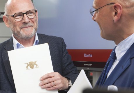 Unterzeichnung Verkehrsvertrag SAB GmbH Netz 50 Vertrauen